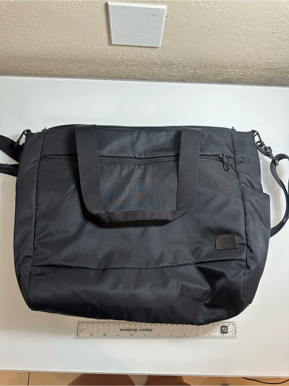 Pacsafe Travel Tote Bag -black
